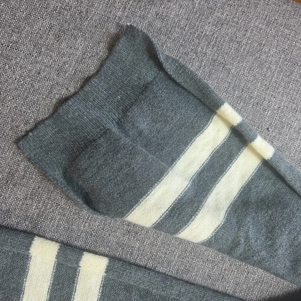 Do Everything in Love Cardigan Open‎ Women's Gray and White One Size with hood